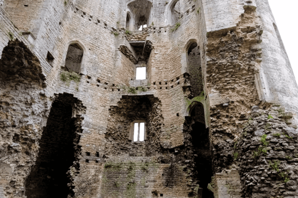 Nunney Castle. I need Alt Text, Title, Caption, & description pls for this picture. thank you